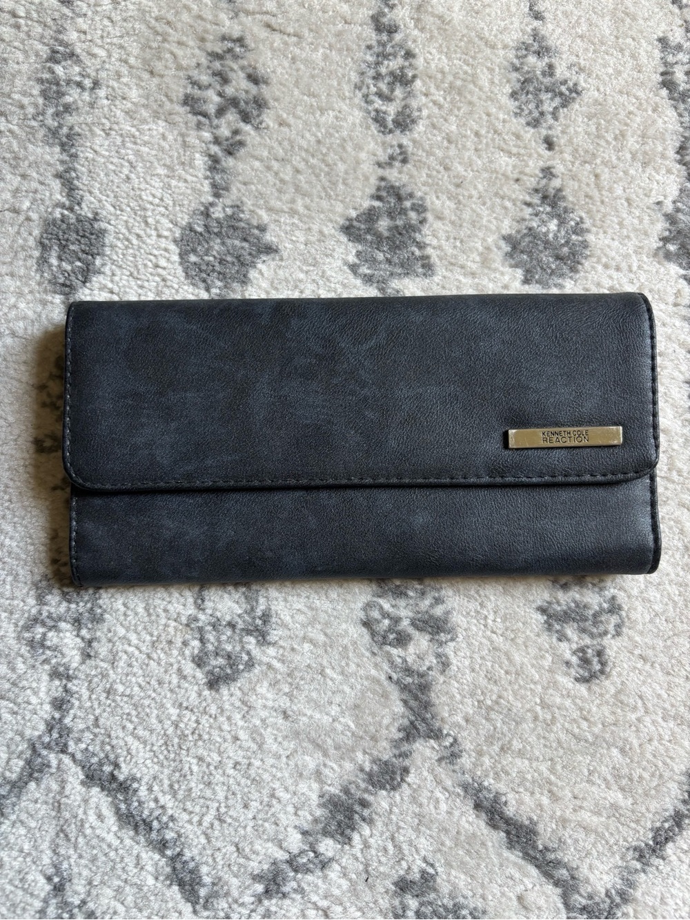 Kenneth Cole Reaction Navy Clutch Wallet